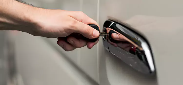 Why Choose Our Auto Locksmith Team in Bowling Green, OH?